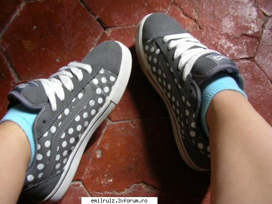 my new vans :d:d  (cu multumiri iuliei pt adresa ;)) ) shuz..